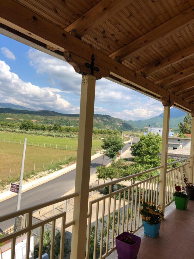 Adriatik Guesthouse Përmet Екстериор снимка