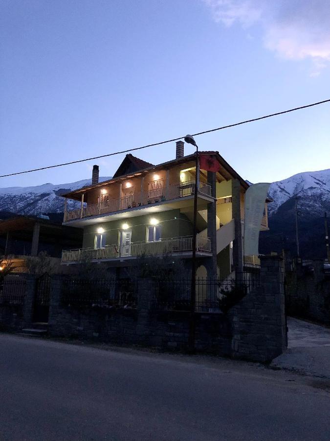 Adriatik Guesthouse Përmet Екстериор снимка
