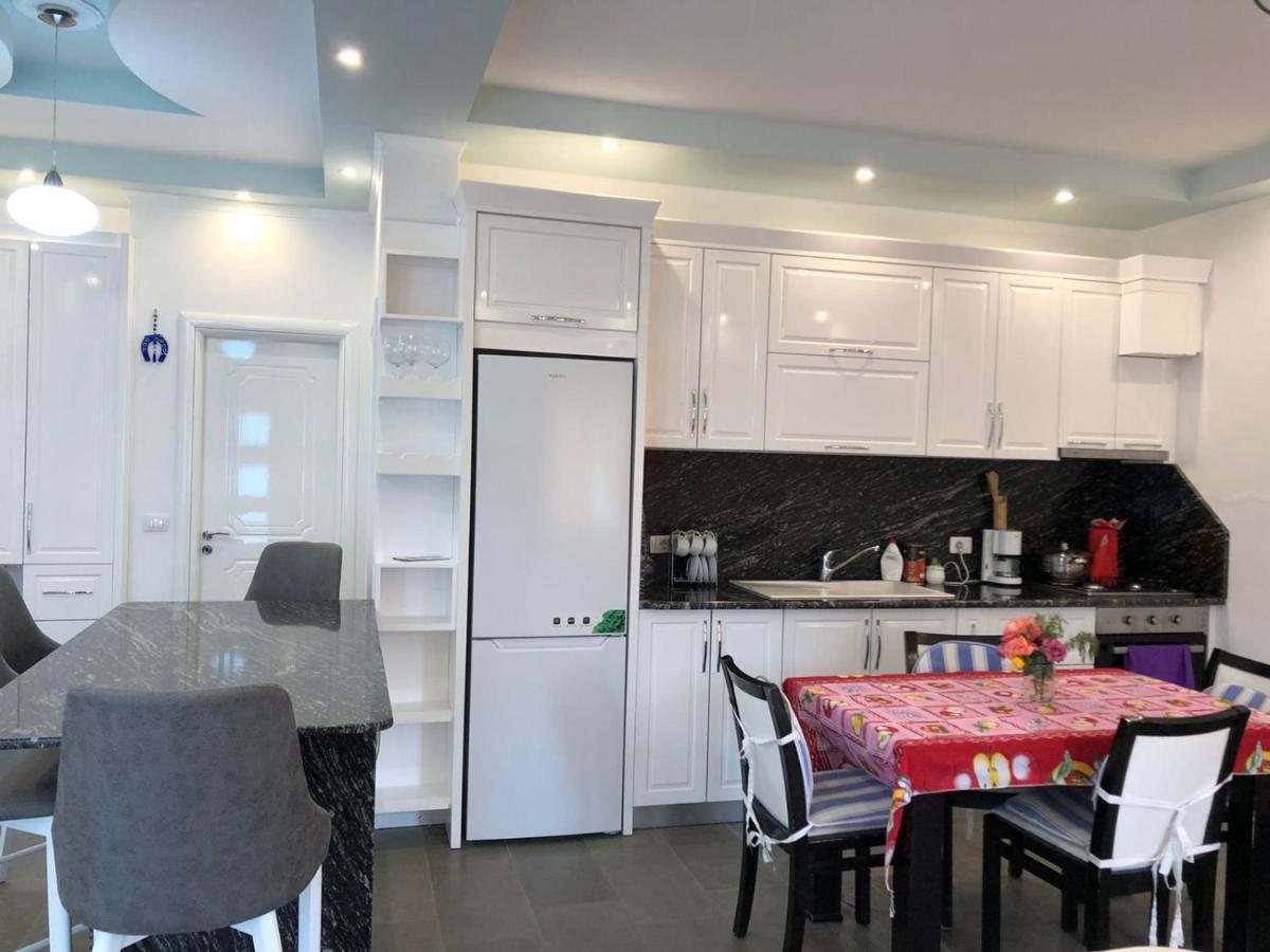 Adriatik Guesthouse Përmet Екстериор снимка
