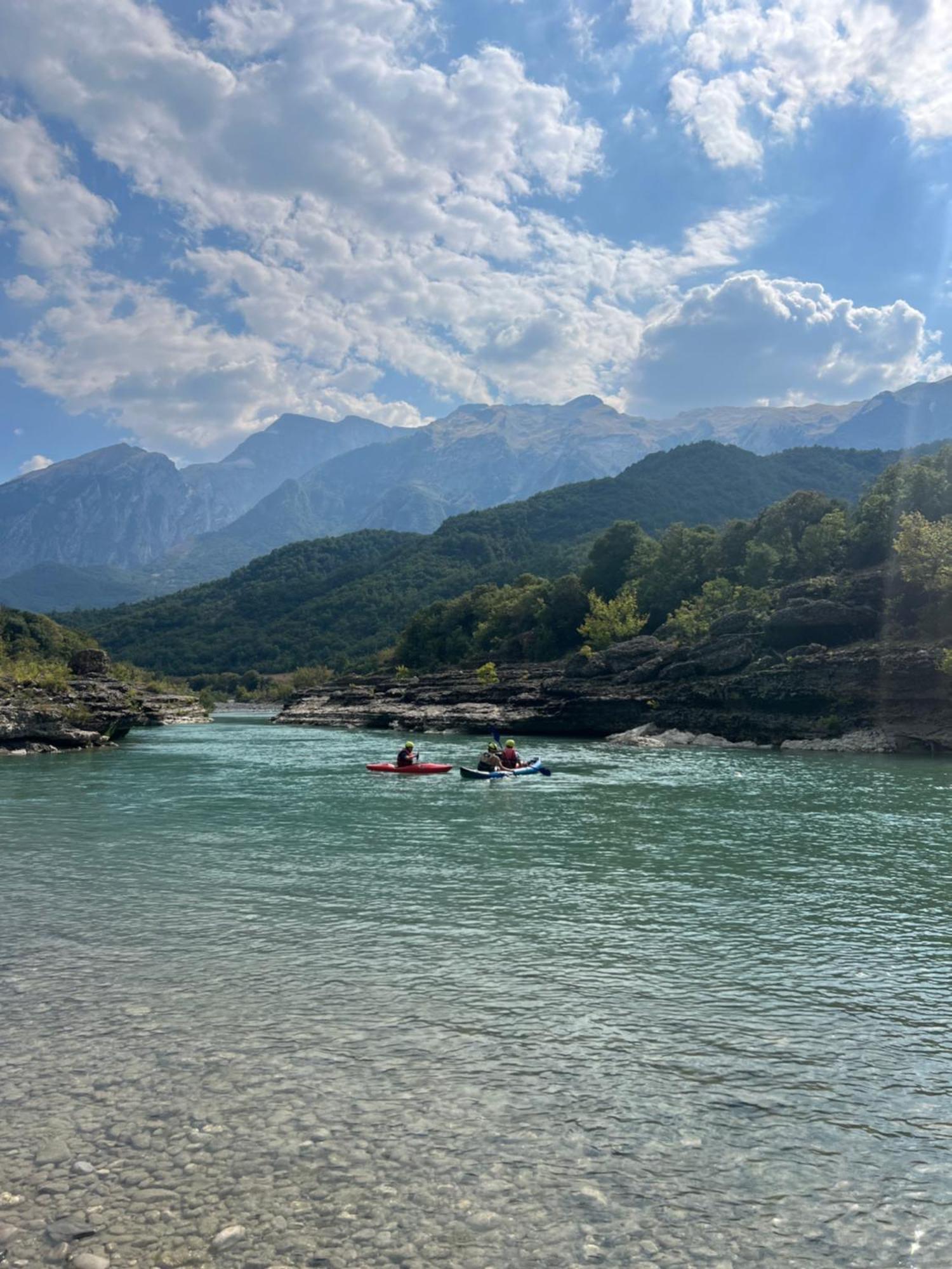 Adriatik Guesthouse Përmet Екстериор снимка