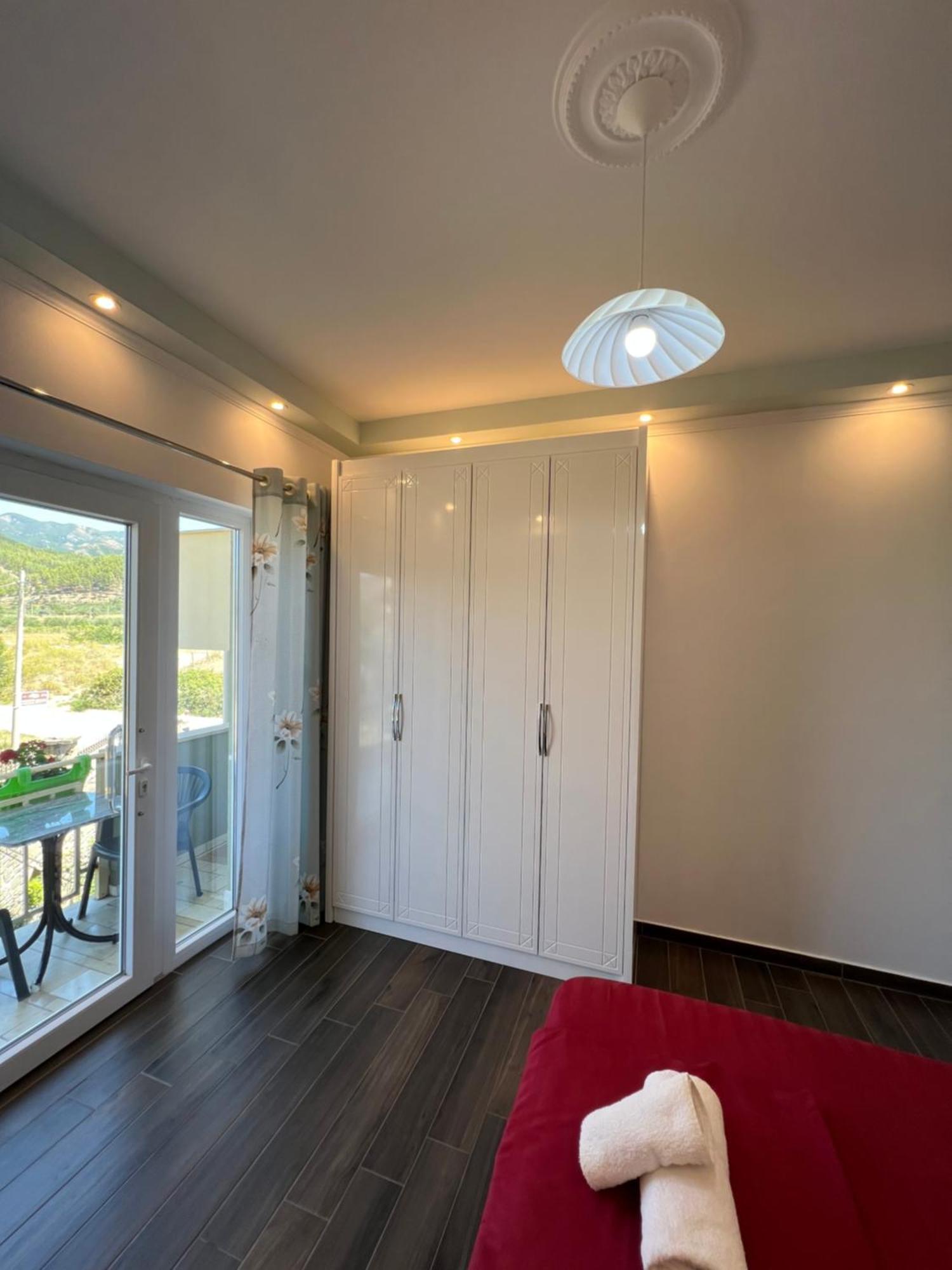 Adriatik Guesthouse Përmet Екстериор снимка