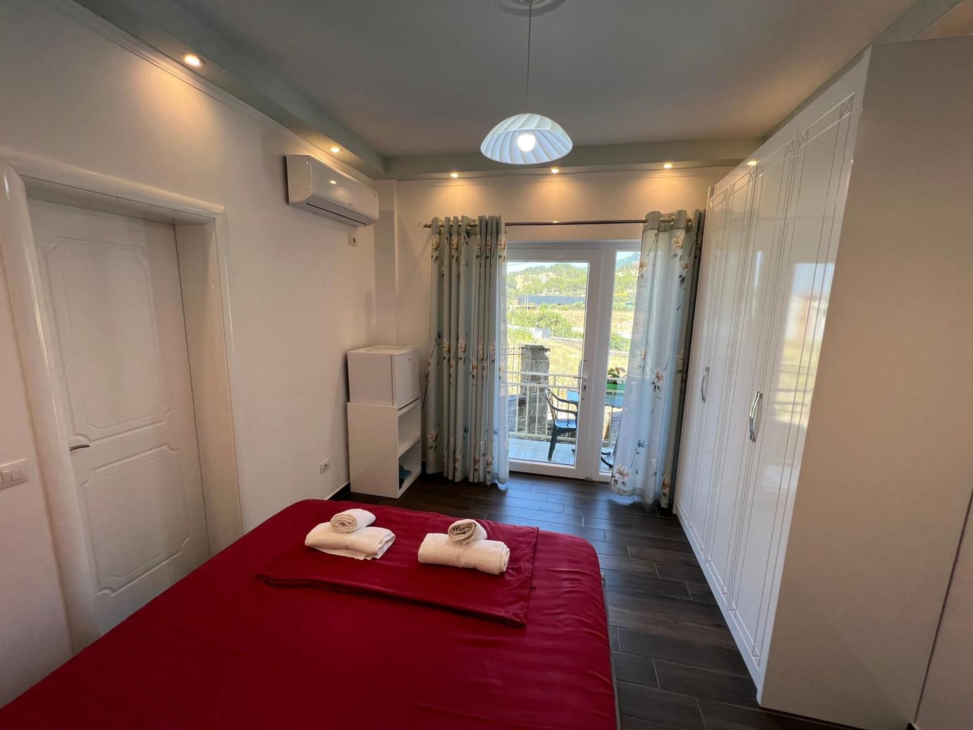 Adriatik Guesthouse Përmet Екстериор снимка