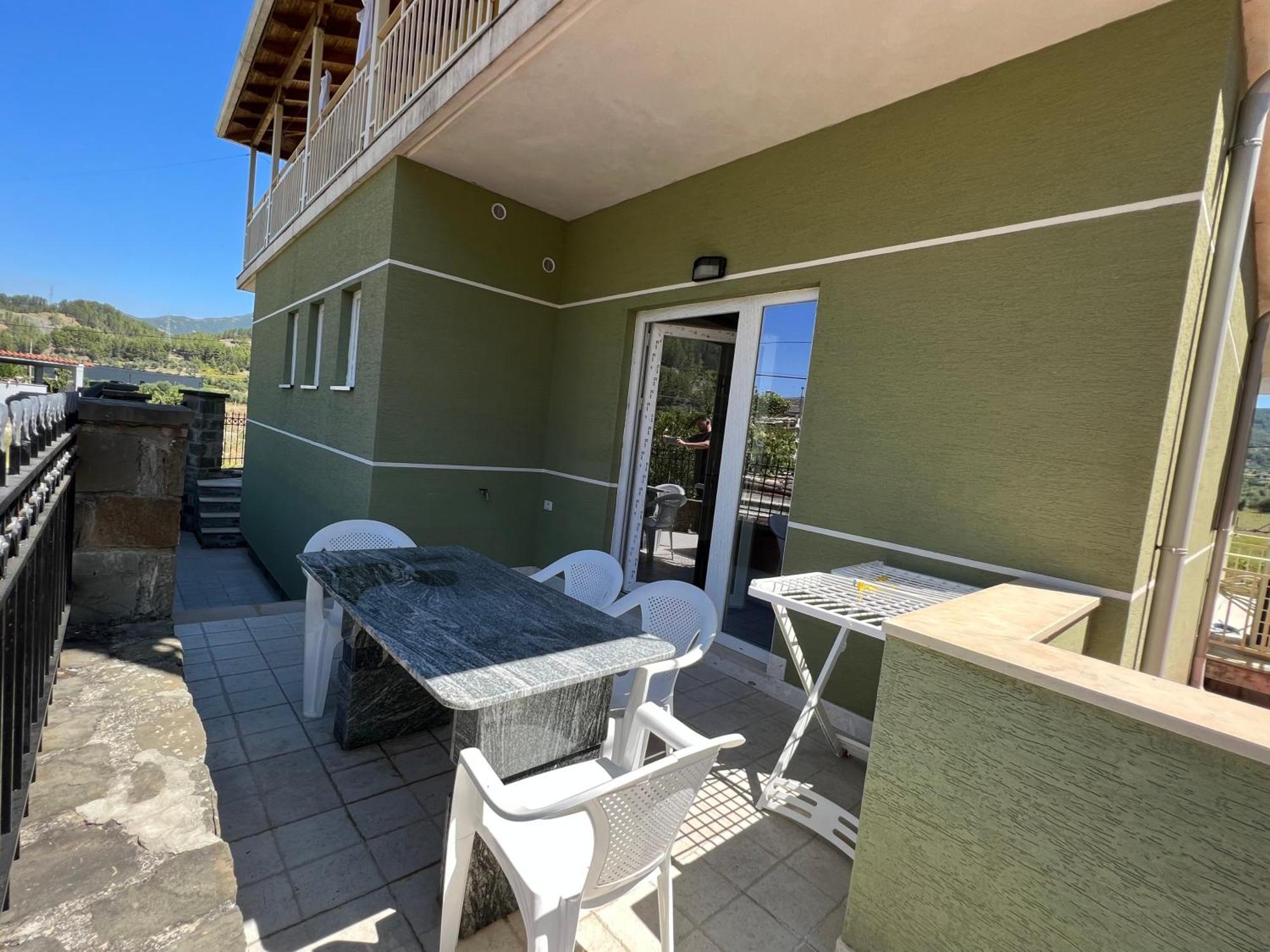 Adriatik Guesthouse Përmet Екстериор снимка