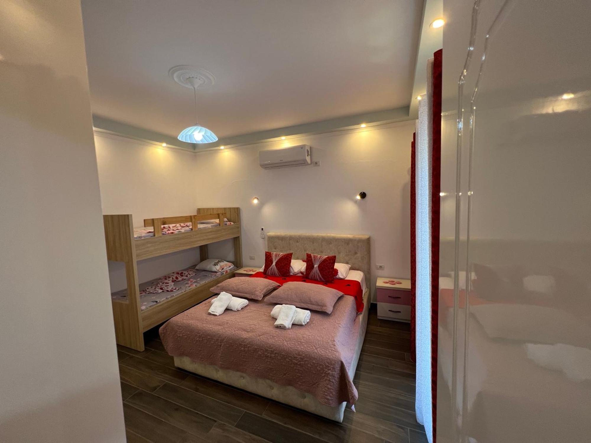 Adriatik Guesthouse Përmet Екстериор снимка