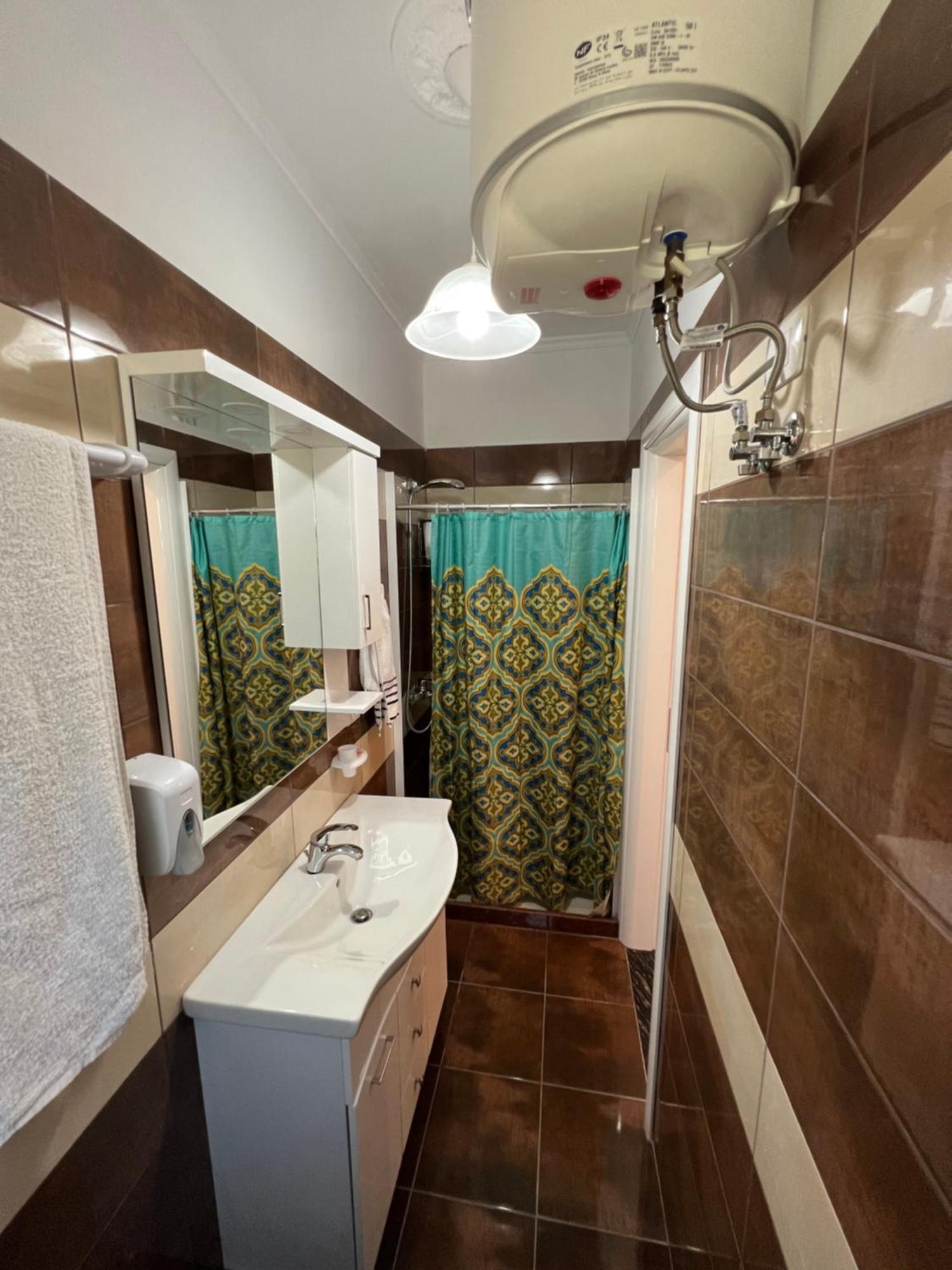 Adriatik Guesthouse Përmet Екстериор снимка