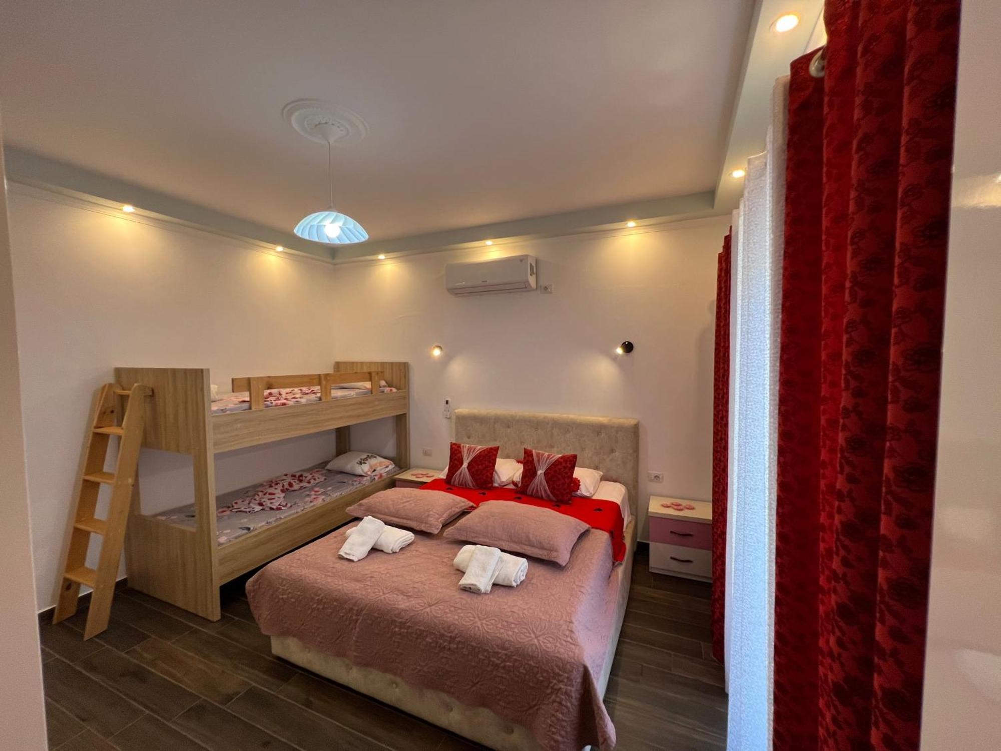 Adriatik Guesthouse Përmet Екстериор снимка